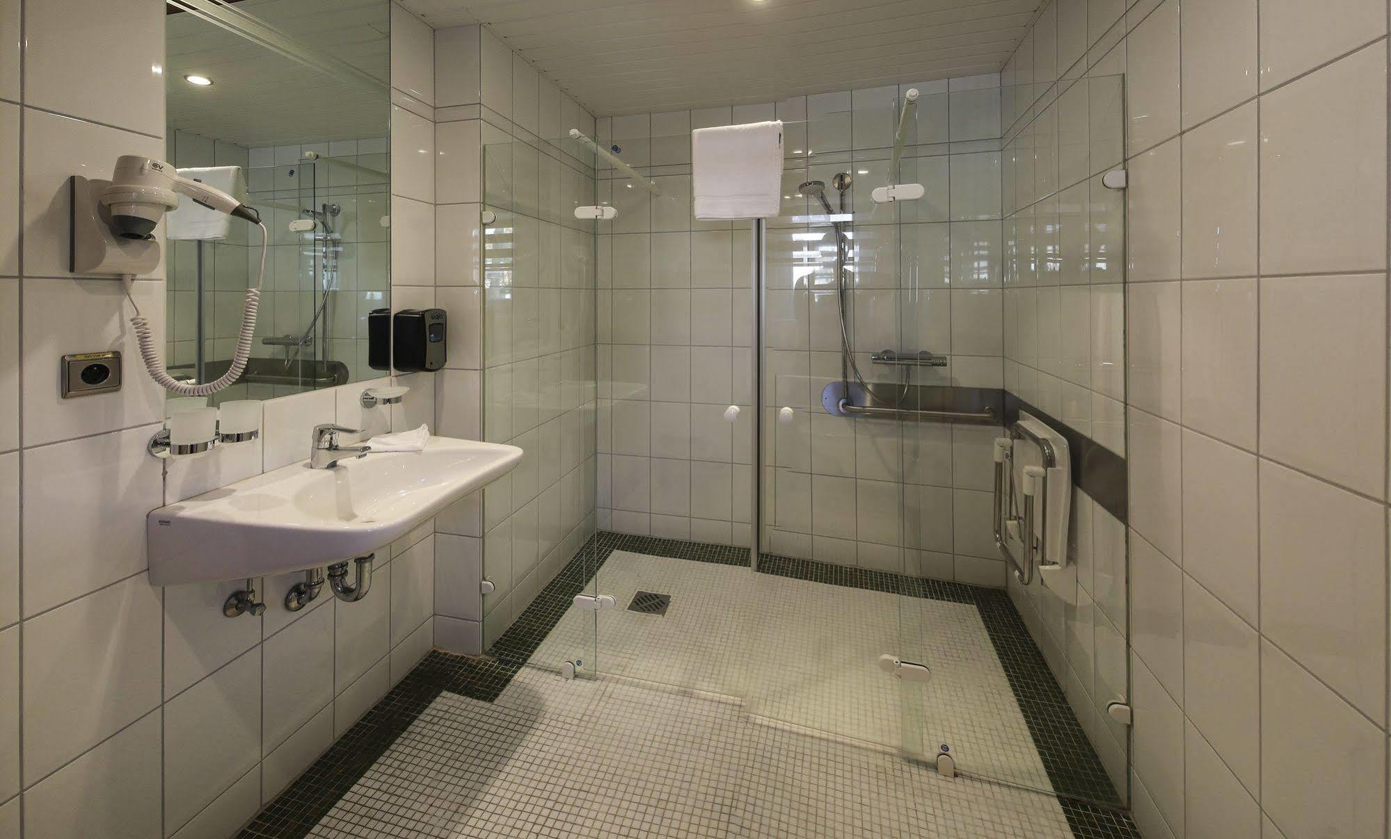 Park Hotel Kelmis Екстериор снимка